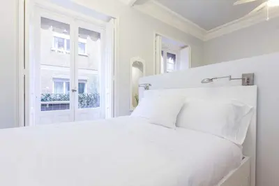 Cama o camas de una habitación en Gran Vía Luna - 5 dormitorios en el Centro
