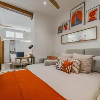 3min Walk - Retiro & Atocha - Luxury District and Desk
