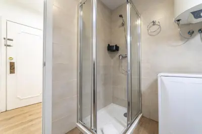 Un baño de Luxury IX - Ferga Suites