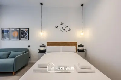 Cama o camas de una habitación en MyHouseSpain - Santero Apartments B