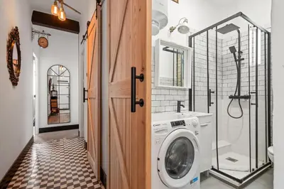 Un baño de Private room in Malasaña #3