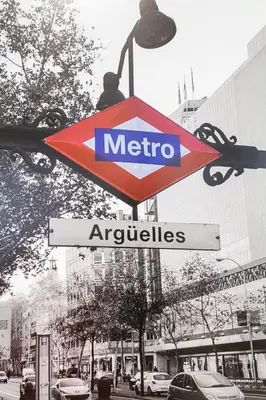 Certificado, premio, señal o documento que está expuesto en Argüelles Apartment