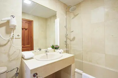 Un baño de LEEWAYS APARTMENT XXX in GRAN VÍA