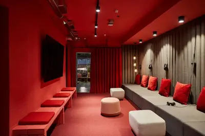 Zona de estar de The Social Hub Madrid
