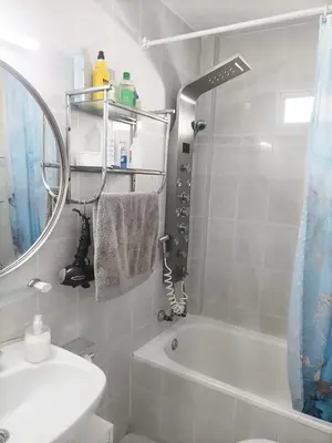 Un baño de HABITACION EN CHUECA, CENTRO DE MADRID